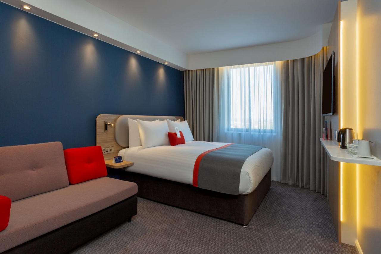 Holiday Inn Express Bridgwater M5, Jct24 By Ihg Bagian luar foto