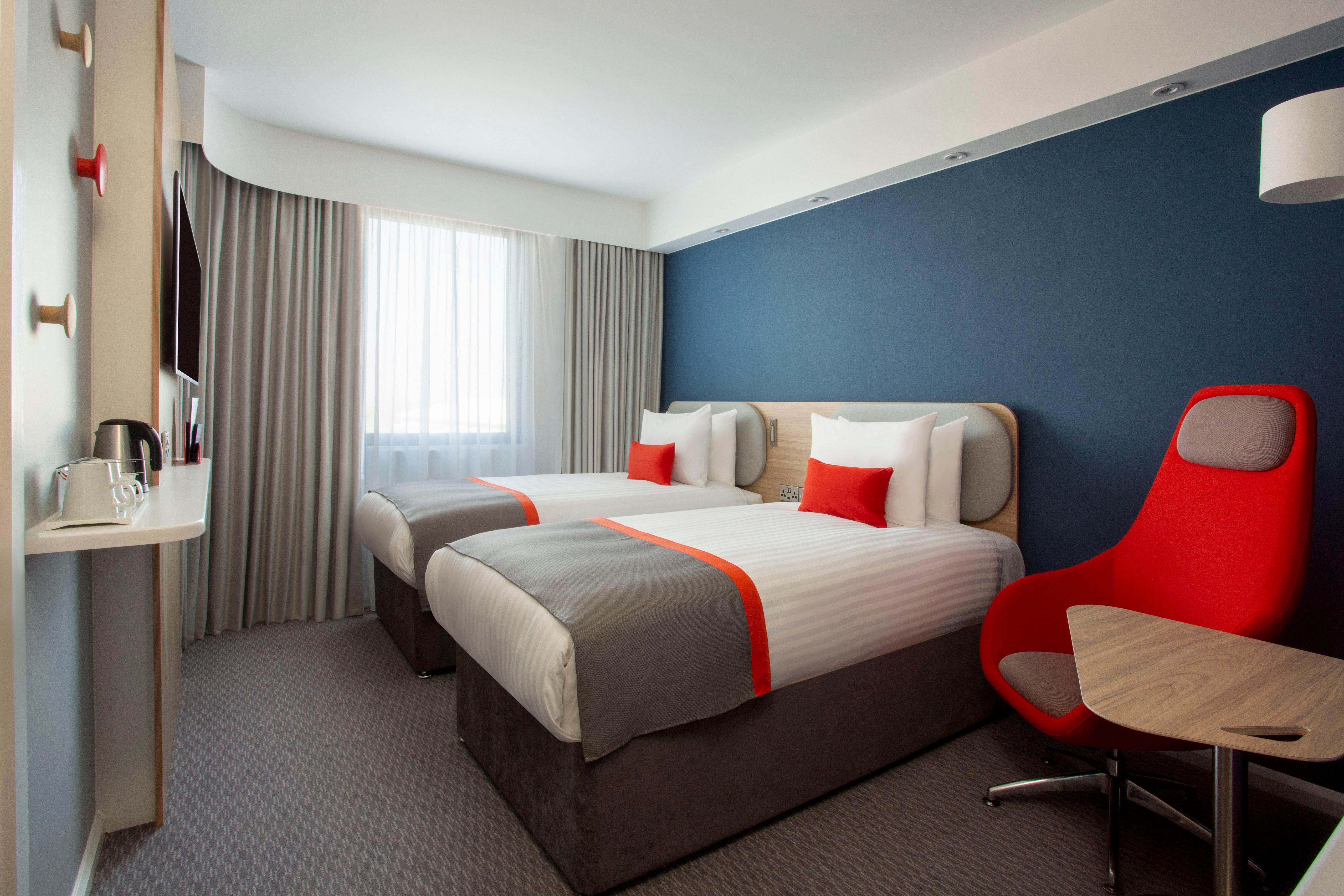 Holiday Inn Express Bridgwater M5, Jct24 By Ihg Bagian luar foto