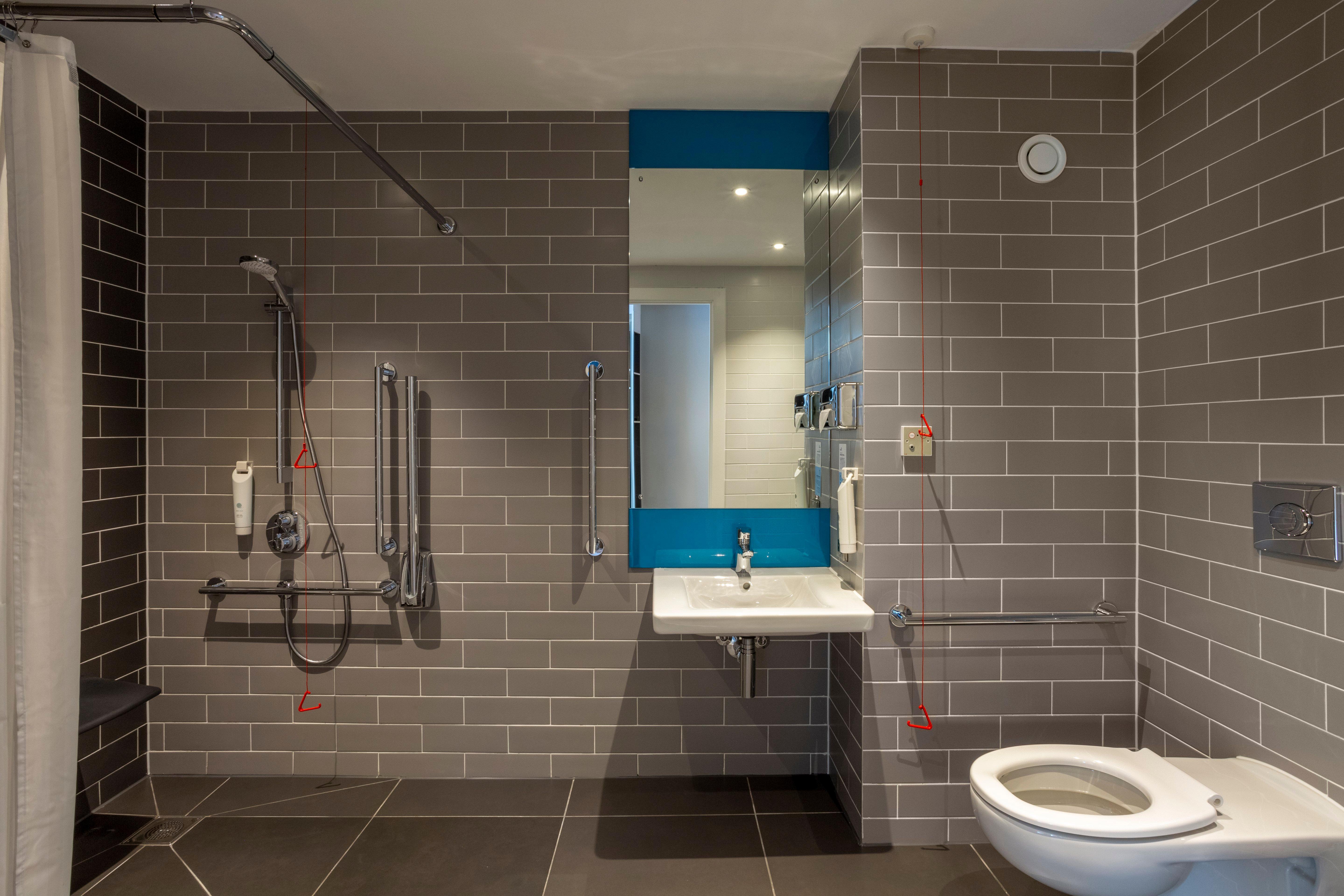 Holiday Inn Express Bridgwater M5, Jct24 By Ihg Bagian luar foto