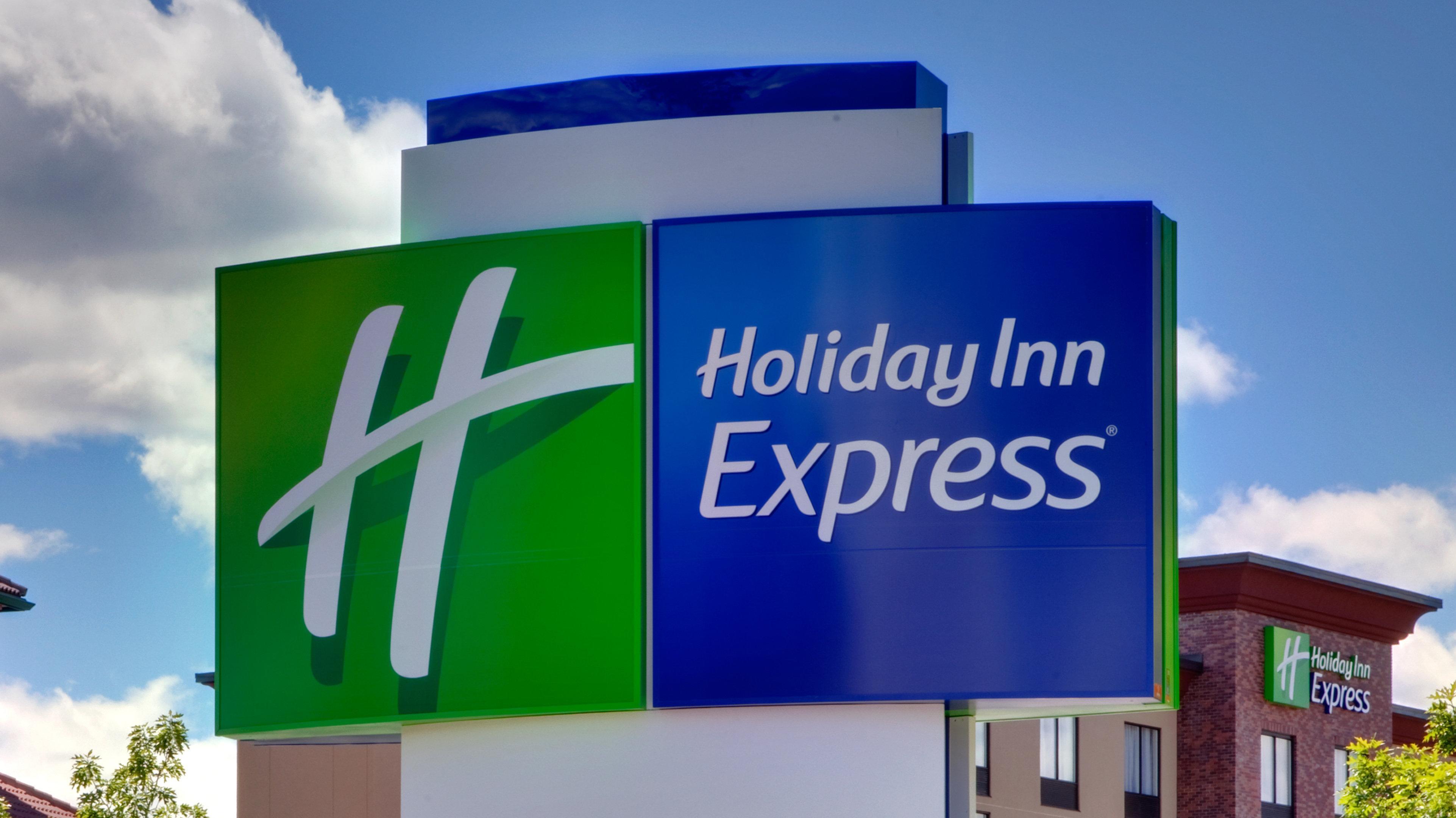 Holiday Inn Express Bridgwater M5, Jct24 By Ihg Bagian luar foto
