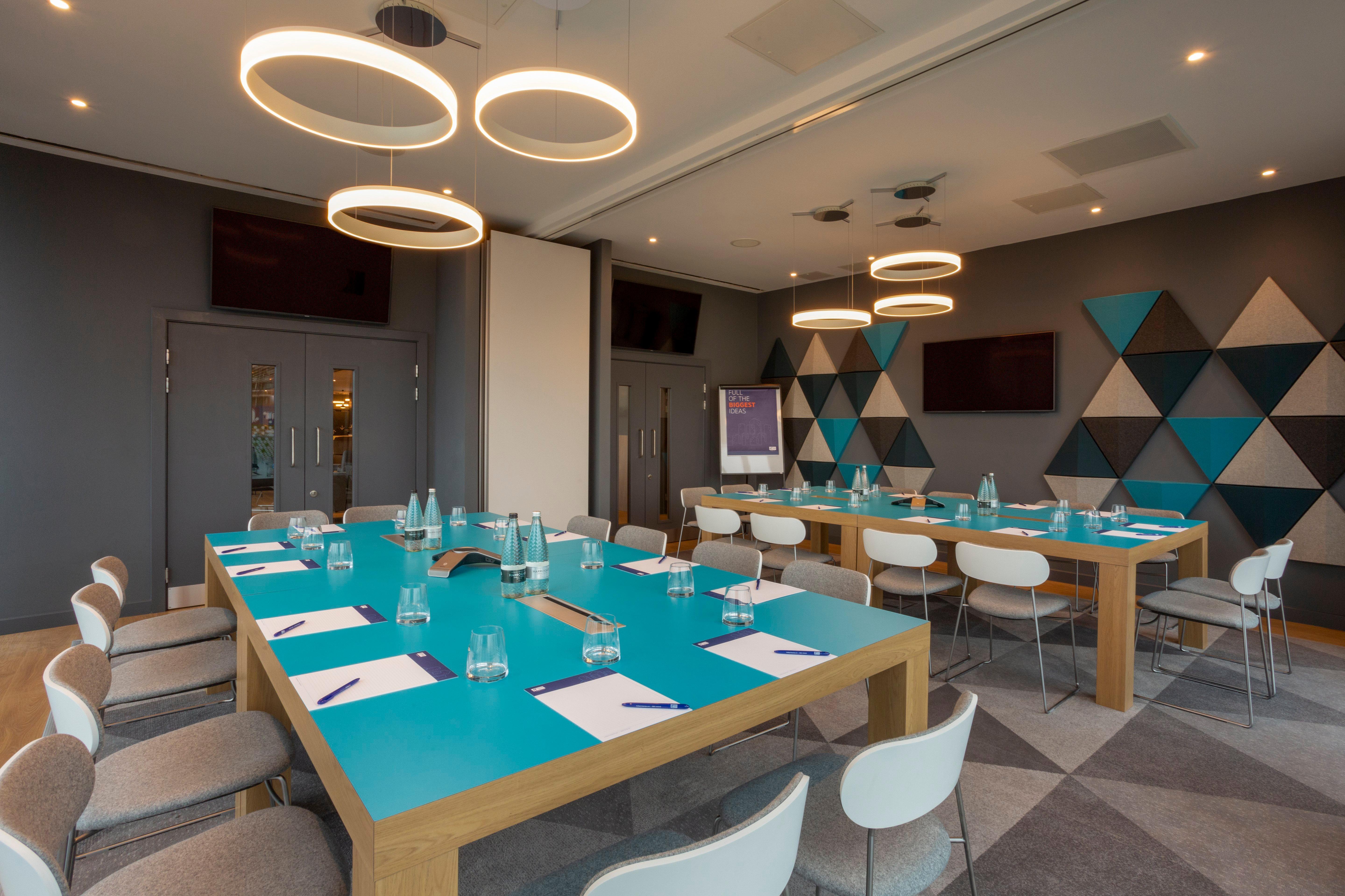 Holiday Inn Express Bridgwater M5, Jct24 By Ihg Bagian luar foto