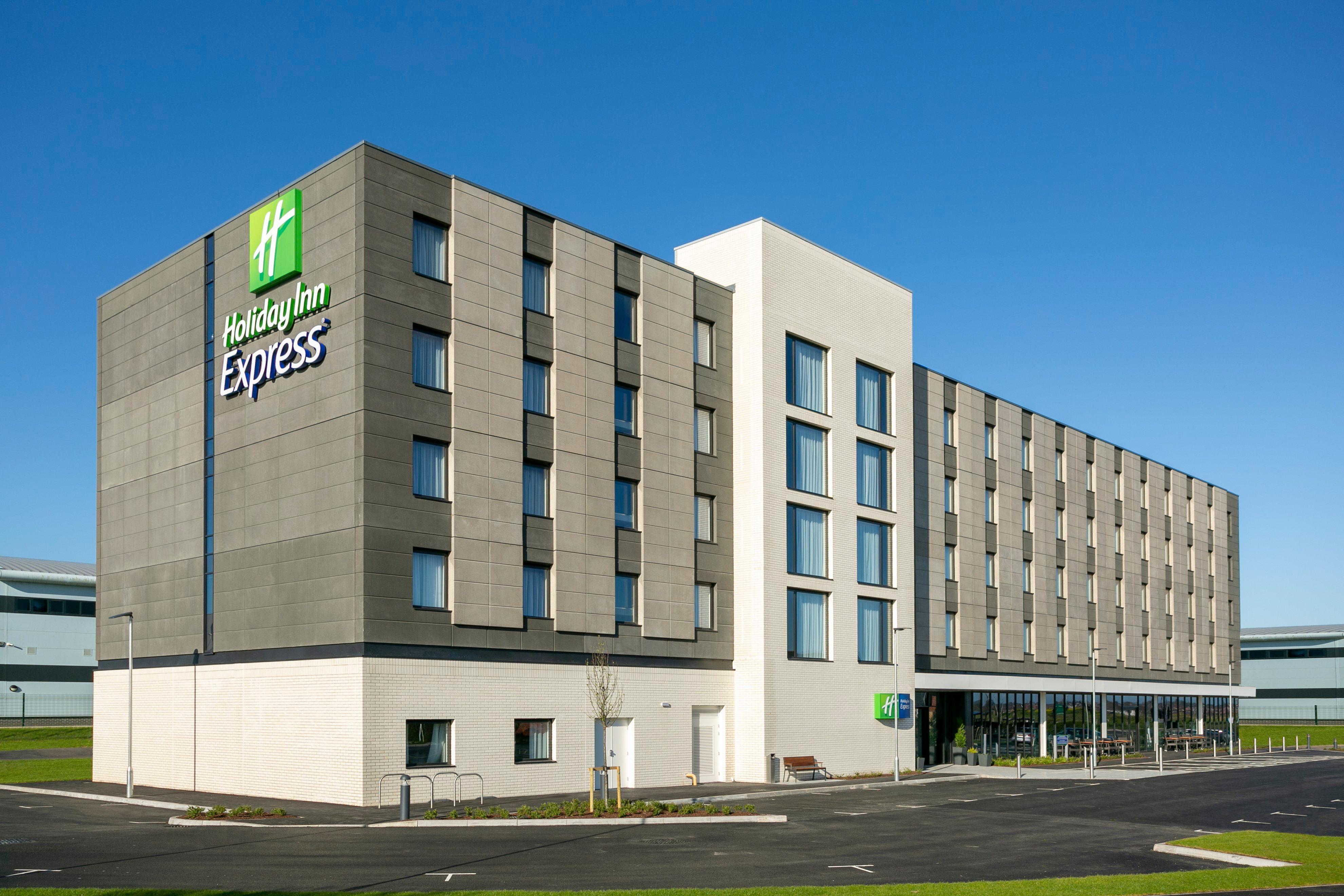 Holiday Inn Express Bridgwater M5, Jct24 By Ihg Bagian luar foto