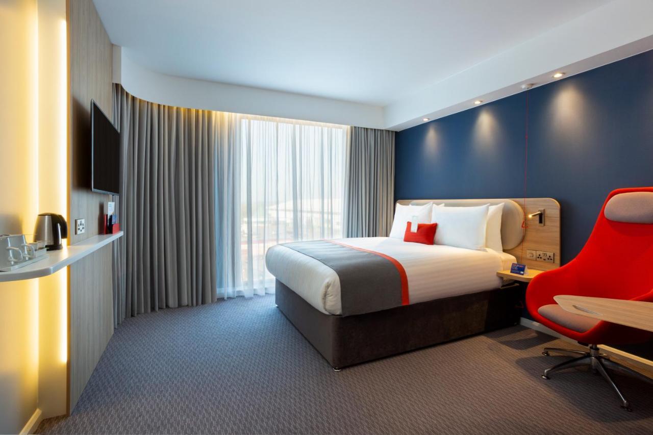 Holiday Inn Express Bridgwater M5, Jct24 By Ihg Bagian luar foto